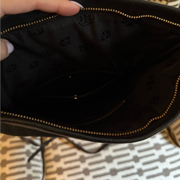 Tory Burch Black Pebbled Leather Crossbody Bag with Gold Hardware - Picture 14 of 16